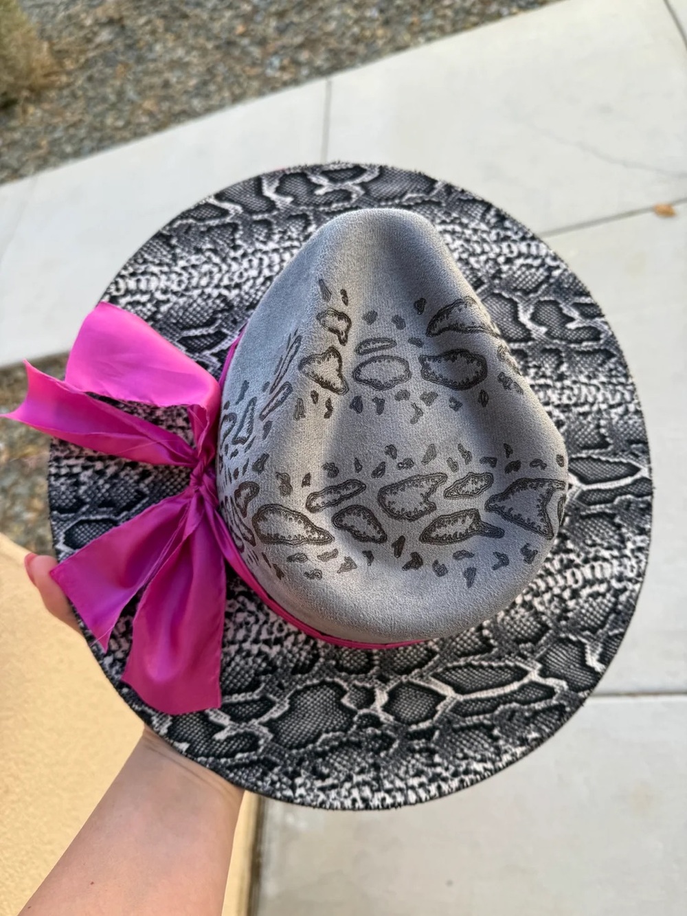 Gray snakeskin rancher style cowboy hat wide flat brim